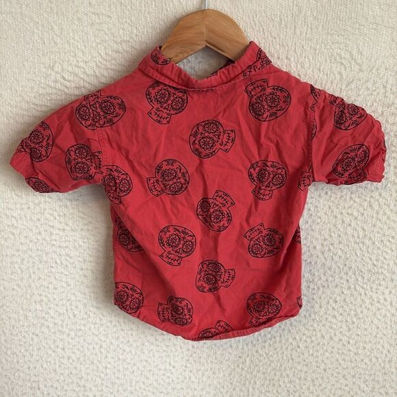 Disney Coco Dia de Los Muertos Shirt Boys Size 2T Red‎ Button Up Calaveras - Picture 6 of 6